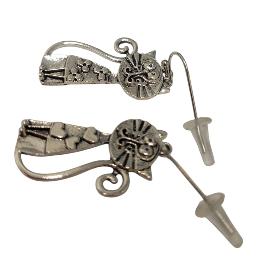 Whimsical Cat Earrings - Picture 4 of 6